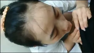 Bồ quảng nam lén lút bú bú cho bạn trai trong phòng tắm